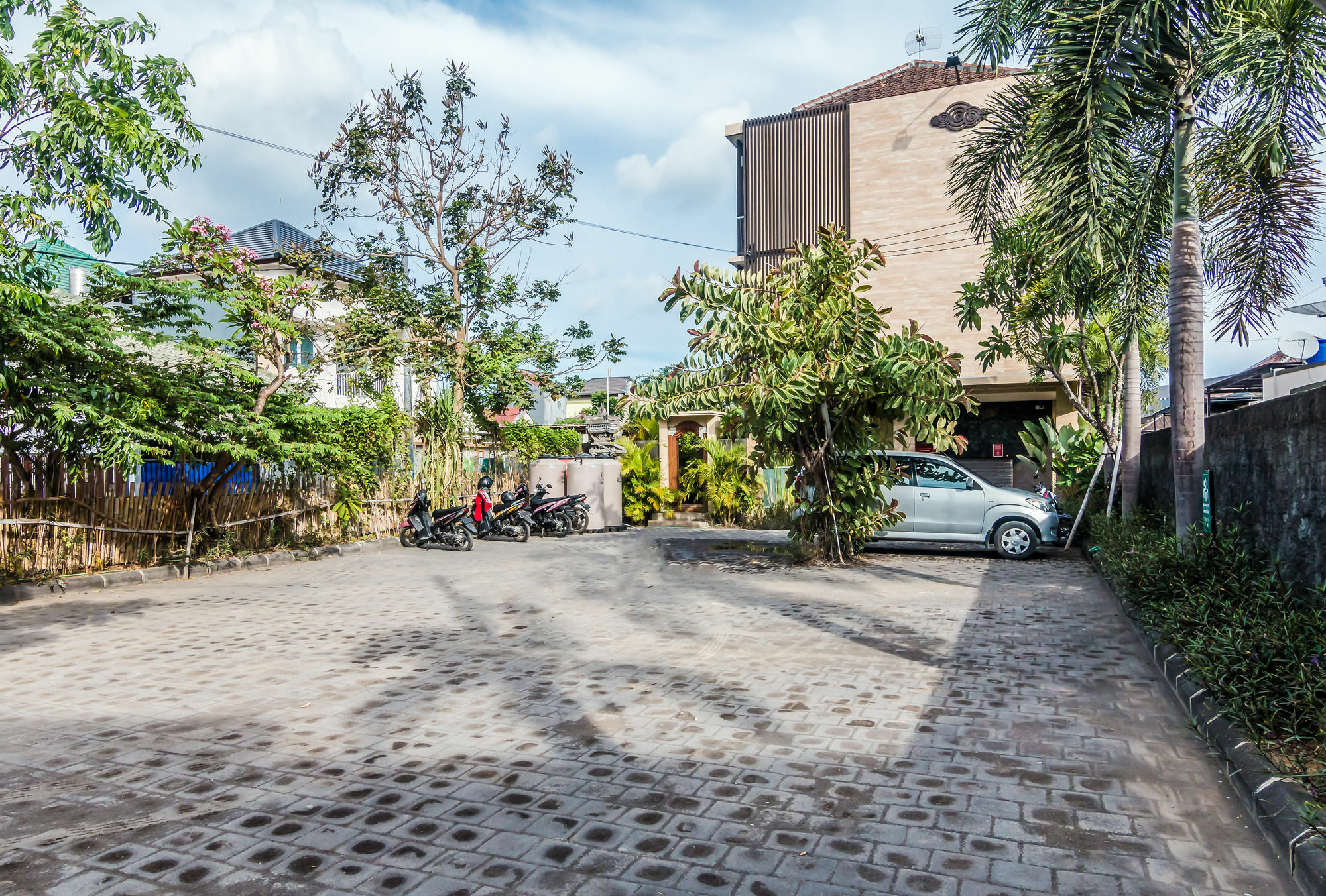 Zen Rooms Basic Jimbaran Taman Mulia Esterno foto